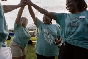 Read more about the article This year’s family reunion: matching T-shirts, BBQ—and financial advice