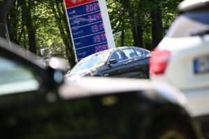 Read more about the article Eurozone Inflation Climbs Further as ECB Weighs Rate Hike