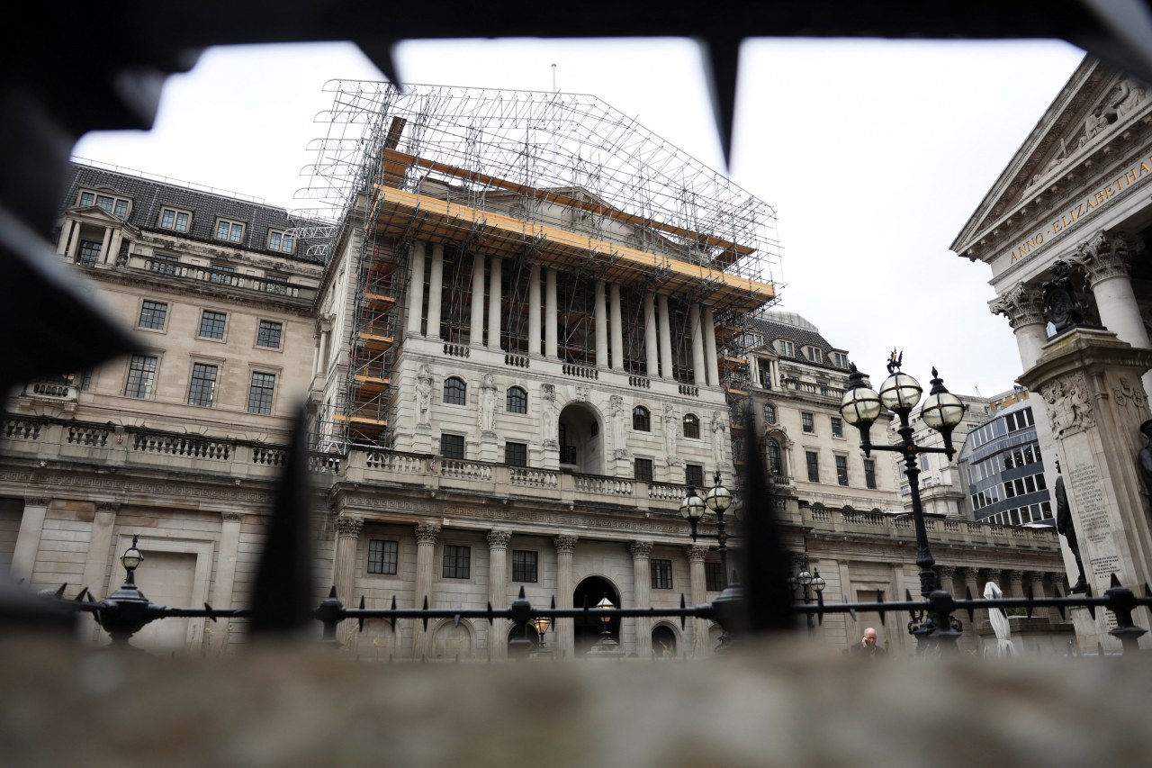 You are currently viewing BOE Leaves Rates Unchanged, Signals Caution on Hormuz Opening