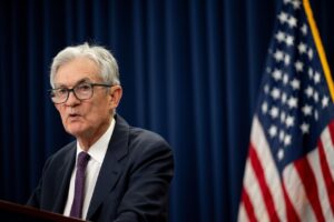 Read more about the article Accepting an award for political courage, former Federal Reserve Chair Jerome Powell hinted at why he broke with convention to keep his board seat