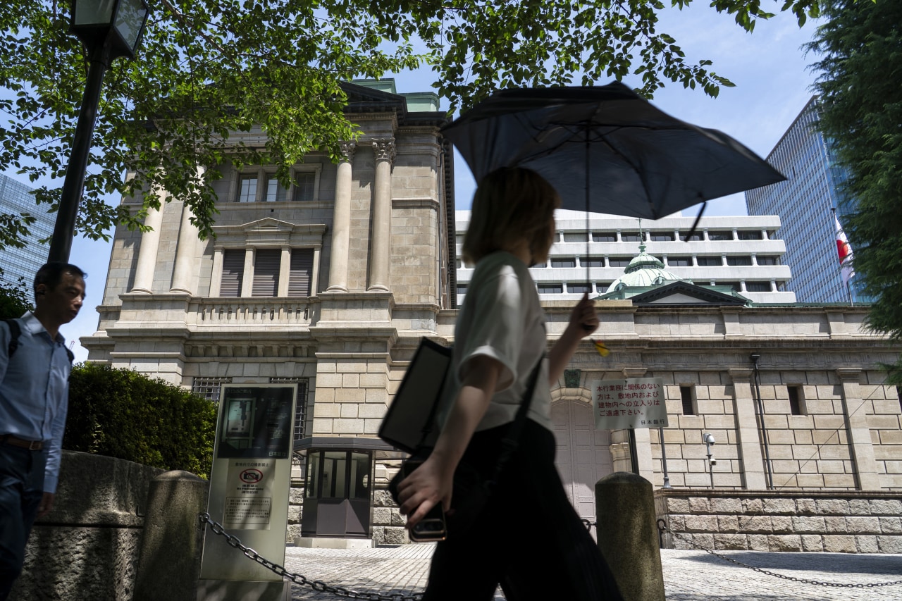 You are currently viewing Hawkish BOJ Member Sees Scope to Bring Policy Rate Closer to 2%