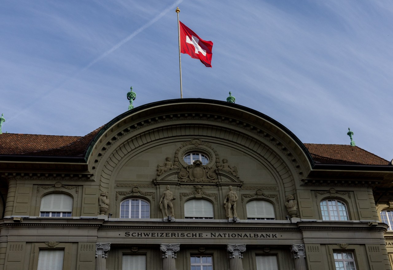 You are currently viewing Swiss Inflation Holds Steady Ahead of SNB Meeting