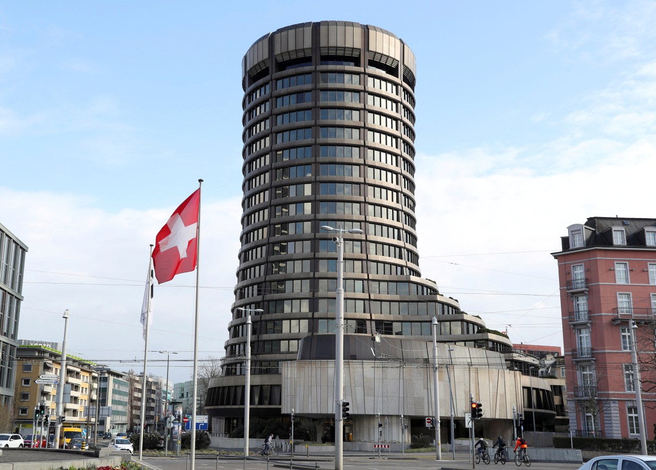 You are currently viewing BIS Sees Peril for Economy, Financial System in AI Investment Boom