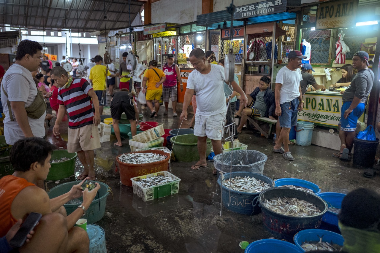 You are currently viewing Philippine Central Bank Hikes Rates Amid Inflation Risks