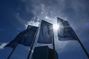 Read more about the article Eurozone Consumer Confidence Picks Up Slightly