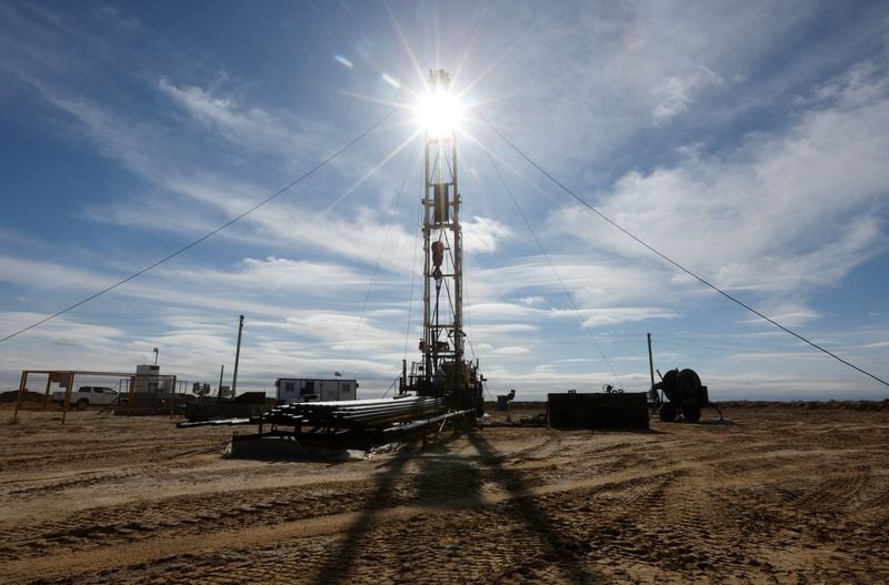 You are currently viewing Oil ticks higher as Iran’s refusal to meet US envoys dims ceasefire hopes