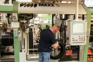 Read more about the article French manufacturing grew in June by more than first forecast, final PMI shows