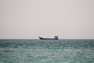 Read more about the article Iran insists on keeping control over Hormuz, senior Iranian sources say