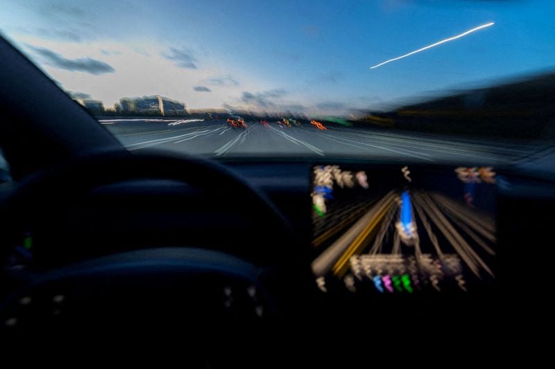 You are currently viewing US car sales on cruise control despite pressures