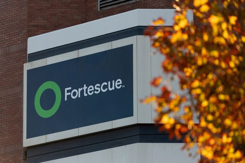 You are currently viewing China restricts some Fortescue iron ore cargoes as talks drag, sources say