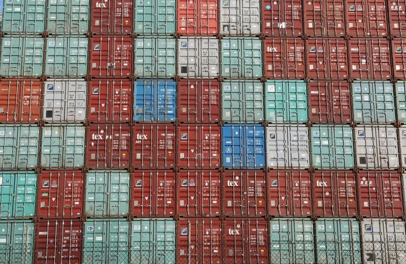 You are currently viewing Australia trade swings to $2.1 billion deficit in May, largest since 2015