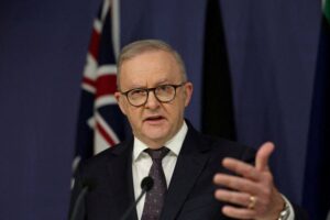 Read more about the article Australia PM Albanese apologises for crude Kylie Minogue remark