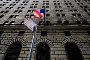Read more about the article Financial institutions’ health is key factor in bank runs, New York Fed research shows