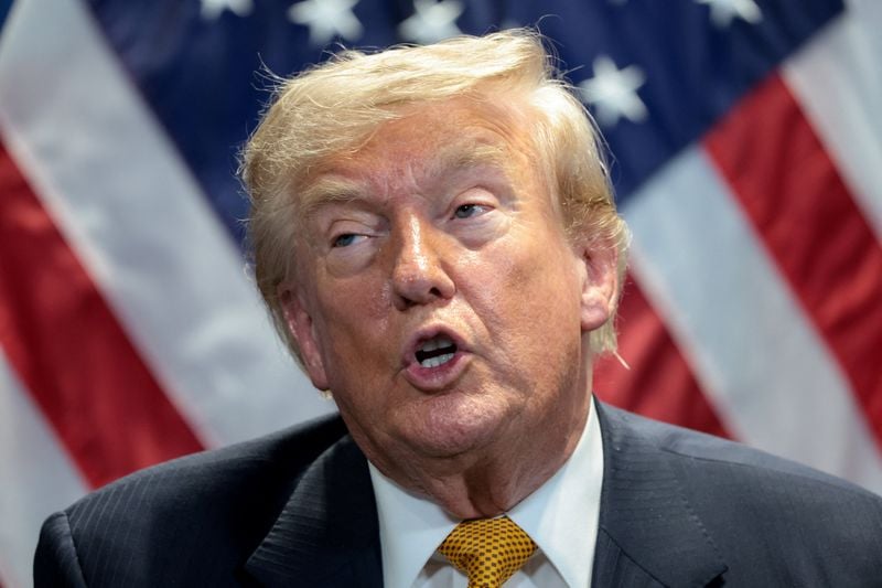You are currently viewing Trump says he thinks Israel will withdraw troops from southern Lebanon