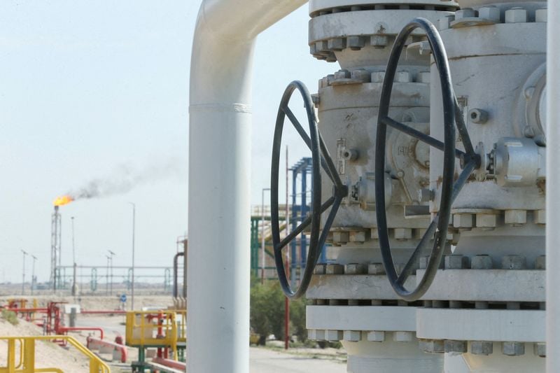 You are currently viewing Oil jumps more than 3% after US, Iran launch strikes in Mideast