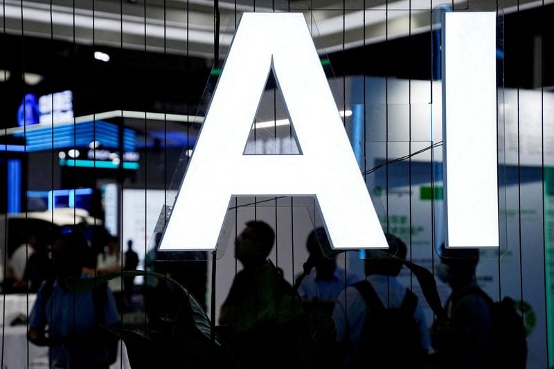 You are currently viewing Over 200 experts call for urgent action to tackle AI’s economic impact