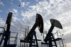 Read more about the article Oil rises after US-Iran hostilities flare again with strikes on energy targets