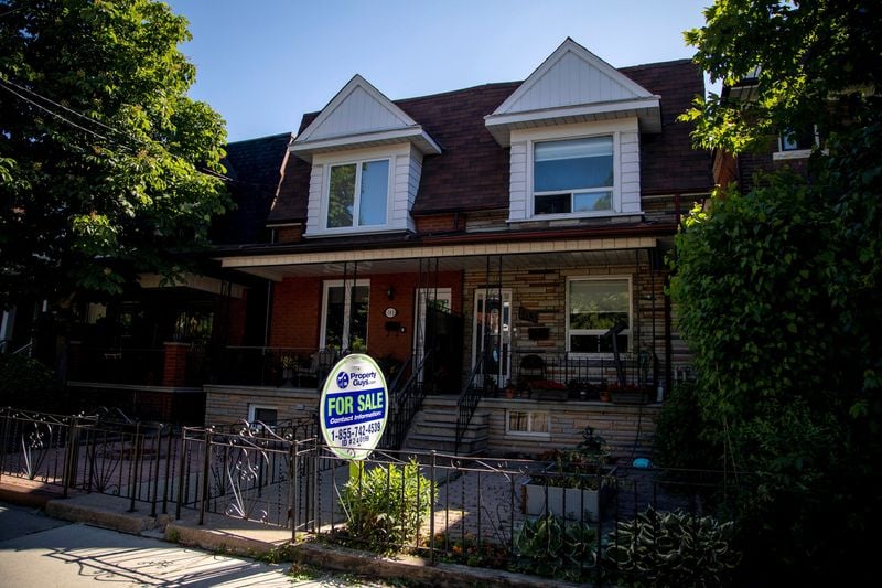You are currently viewing Canadian home sales rise in June, prices unchanged from prior month