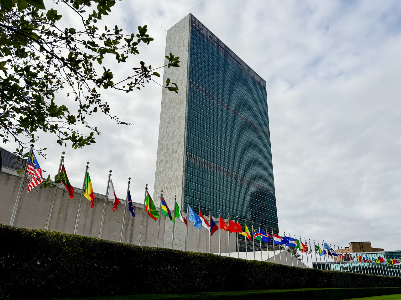 You are currently viewing Foreign Investment Rises, But Developing Countries Squeezed By AI Focus, Says UN