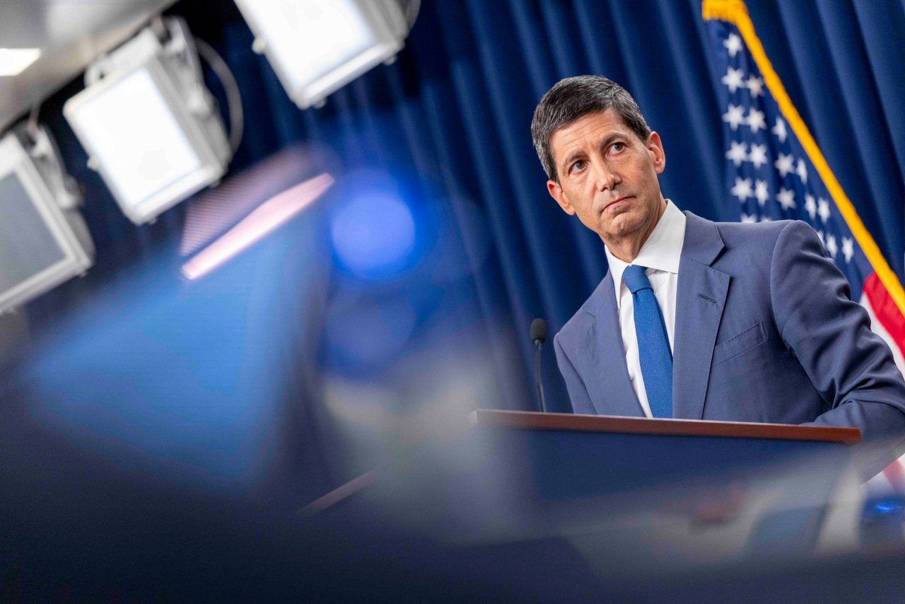 You are currently viewing Fed Chairman Kevin Warsh this week floated to colleagues the prospect of meeting less often, which would mark a substantial shift in its operations, according to people familiar with the matter