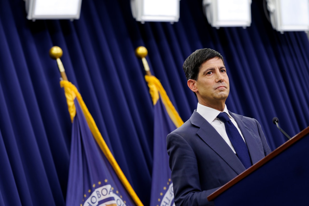 You are currently viewing Cooler inflation is easing pressure for a Fed rate hike. But Chairman Kevin Warsh has said little about his reading of the economy, leaving next week’s decision harder to predict.