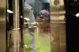 Read more about the article Cleaning New York City’s subway is no path to riches and can be grueling work. Yet, openings are rare and applicants can wait years to land a coveted job that offers stability and good benefits.