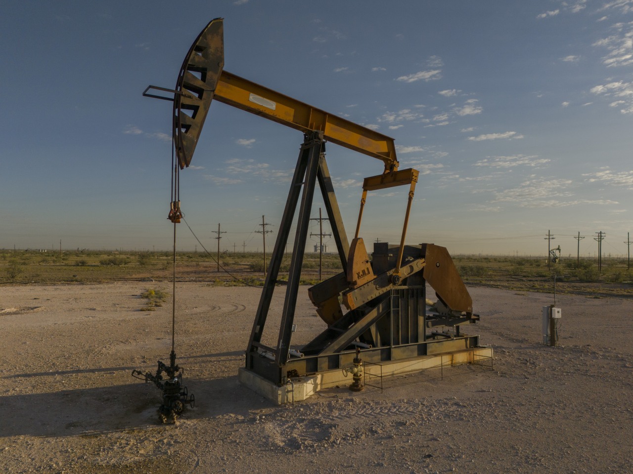 You are currently viewing New Mexico is now the country’s second-largest oil-producing state. It is also one of the poorest. How can it make its new wealth count?