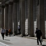 Read more about the article The Bank of England left its key interest rate unchanged while signaling its readiness to raise borrowing costs should high energy prices threaten to a broad pickup in inflation