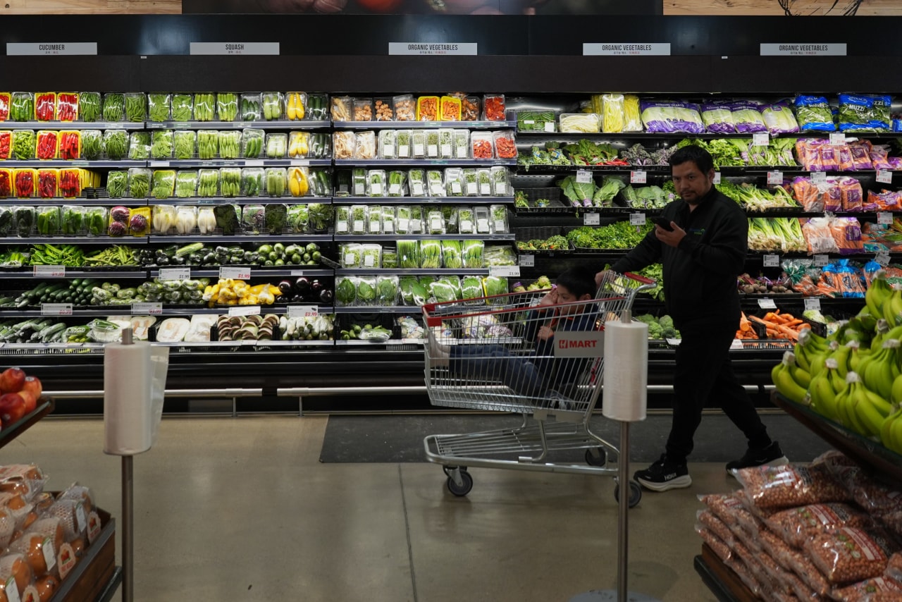 You are currently viewing Americans got a break on inflation in June, with better deals at the gas station and cooler price increases across much of the economy