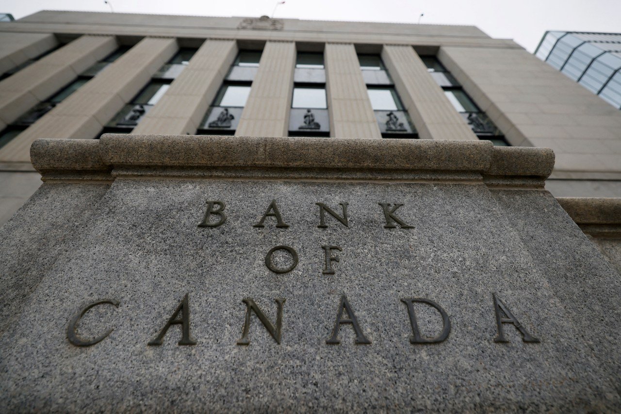 You are currently viewing Bank of Canada Set to Keep Rates Steady, WSJ Survey Shows