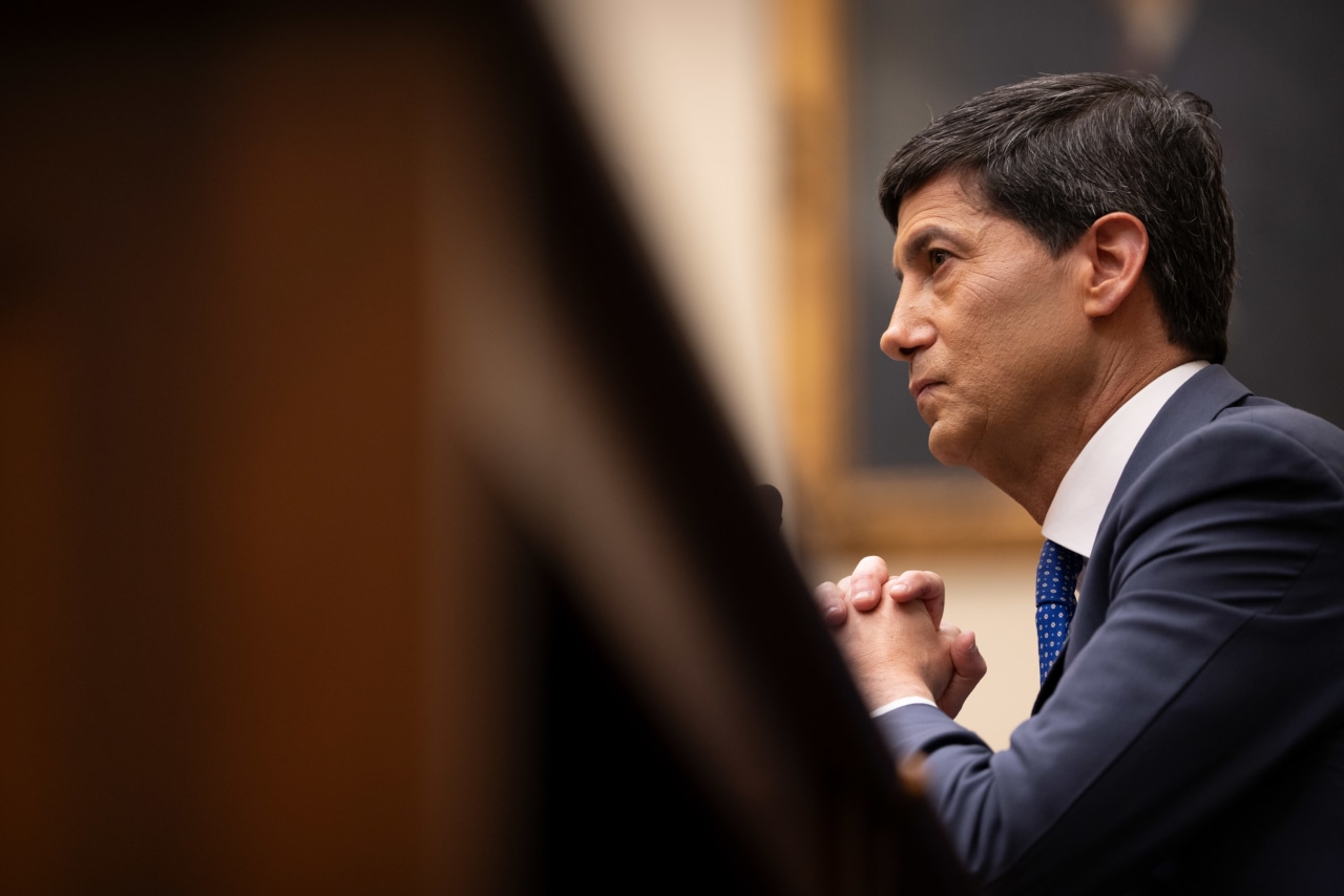 You are currently viewing The Treasury market looks healthy, but underneath, a combustible mix is brewing: the U.S. is issuing record debt into a market increasingly unfriendly to profligate governments, @greg_ip writes