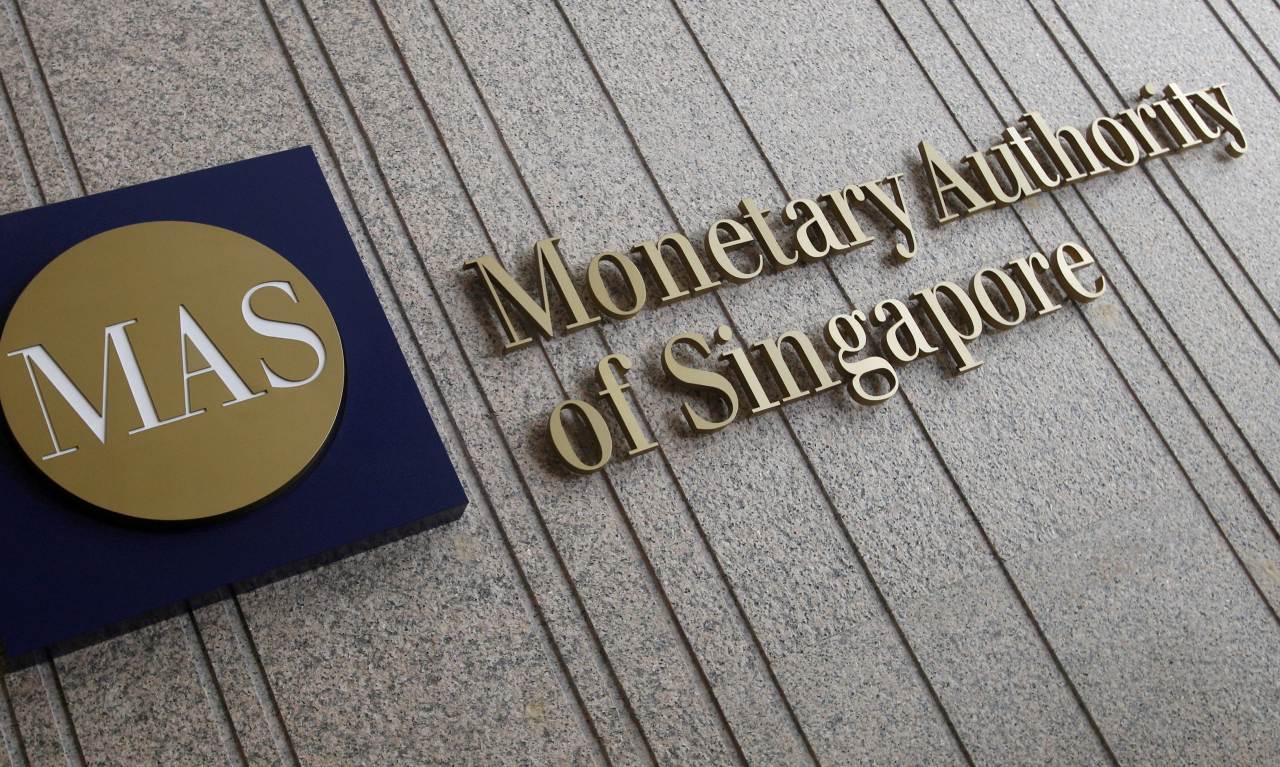 You are currently viewing Singapore Central Bank Delivers Surprise Back-to-Back Tightening