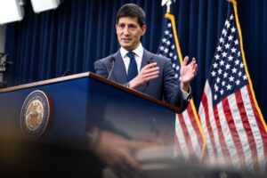 Read more about the article Kevin Warsh declined to say how the Fed will approach an upcoming debate over whether to raise rates, calling the coming meeting a “good family fight”