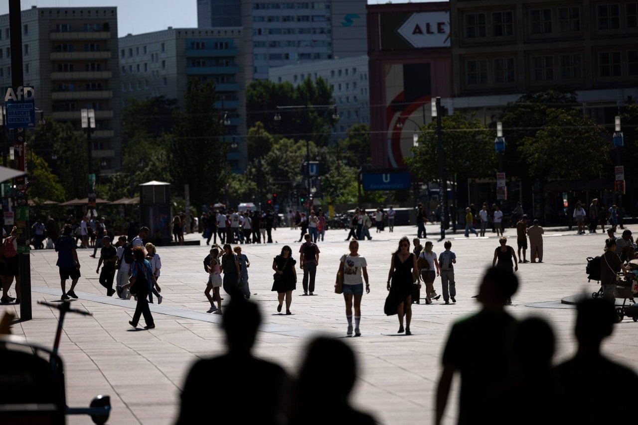 You are currently viewing German Consumer Confidence Rises on Economic Resilience