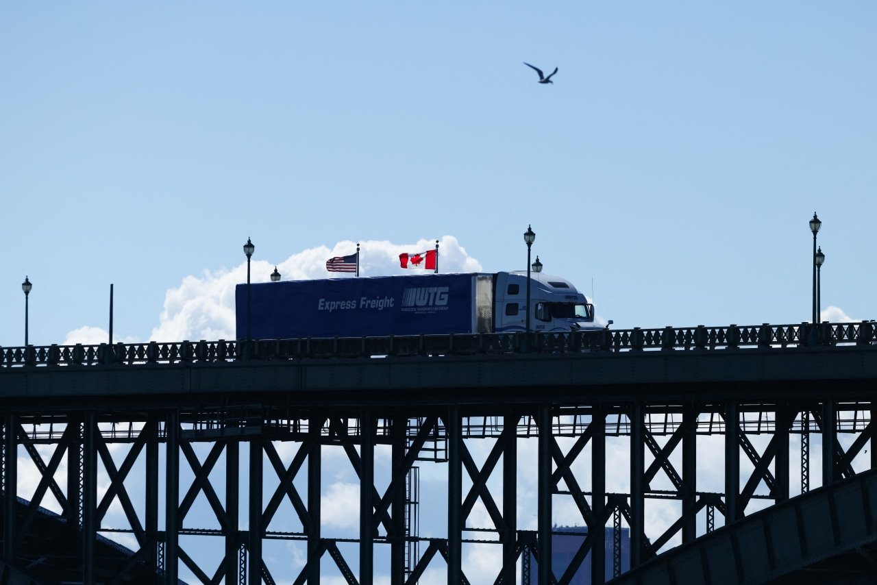 You are currently viewing President Trump said he would pause a 50% tariff on certain goods from Canada, as the two countries seek an agreement
