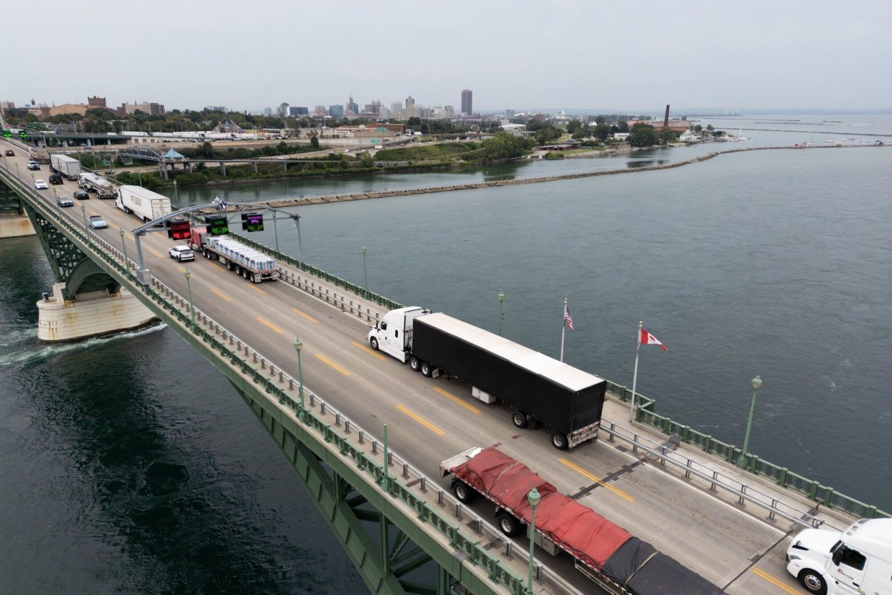 You are currently viewing Trade talks between the U.S. and Canada broke down on Friday, officials from both countries said, paving the way for the U.S. to impose 50% tariffs on about $20 billion worth of Canadian goods and risking an all-out trade war