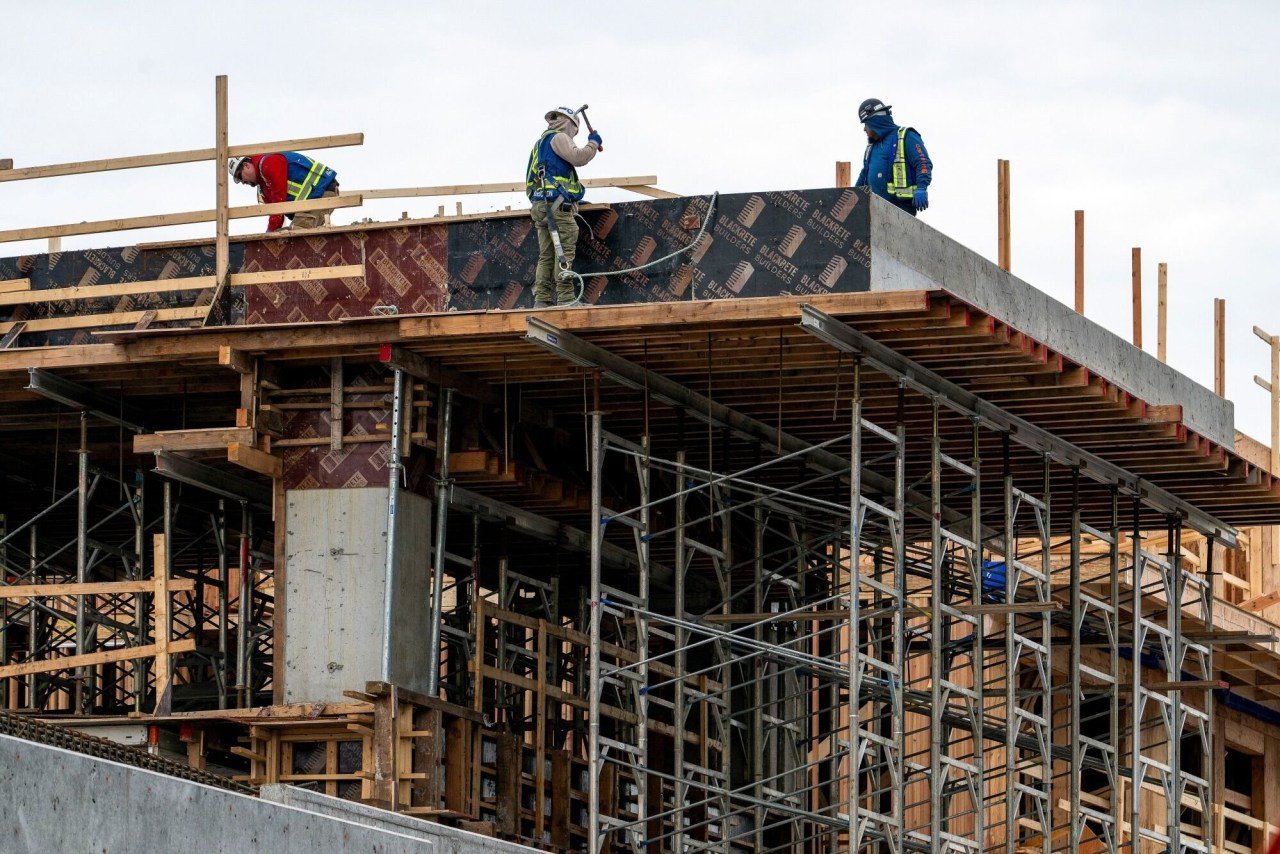 You are currently viewing Canada Housing Starts Drop in July Even as Home Sales Continue to Rise