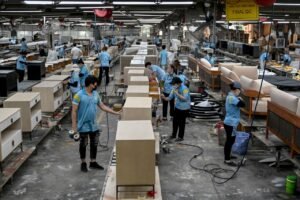 Read more about the article Vietnam’s Factories Thrive Amid Trade Upheaval