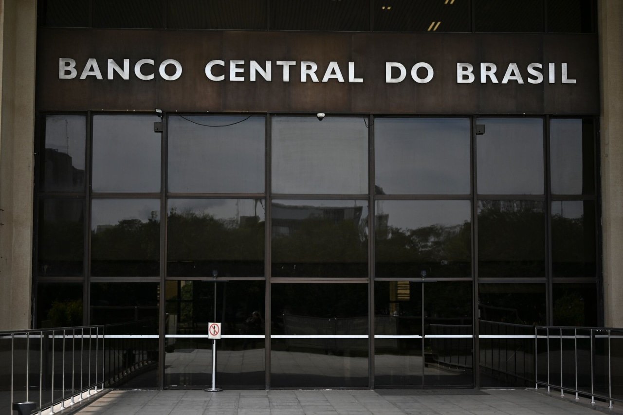 You are currently viewing Brazil’s Central Bank Cuts Rates as Inflation Eases