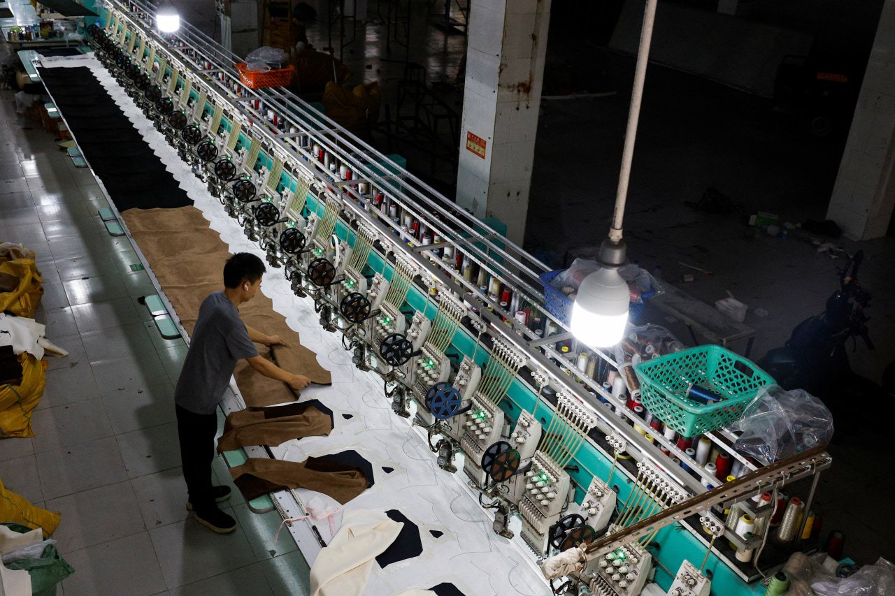You are currently viewing China’s Official Activity Gauges Hint at Impending Turnaround