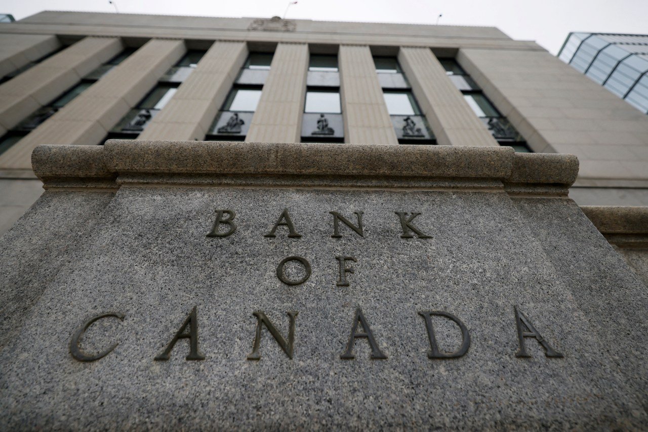 You are currently viewing Bank of Canada Flagged Need for Rate Hike Should High Fuel Costs Spill Over, Minutes Say