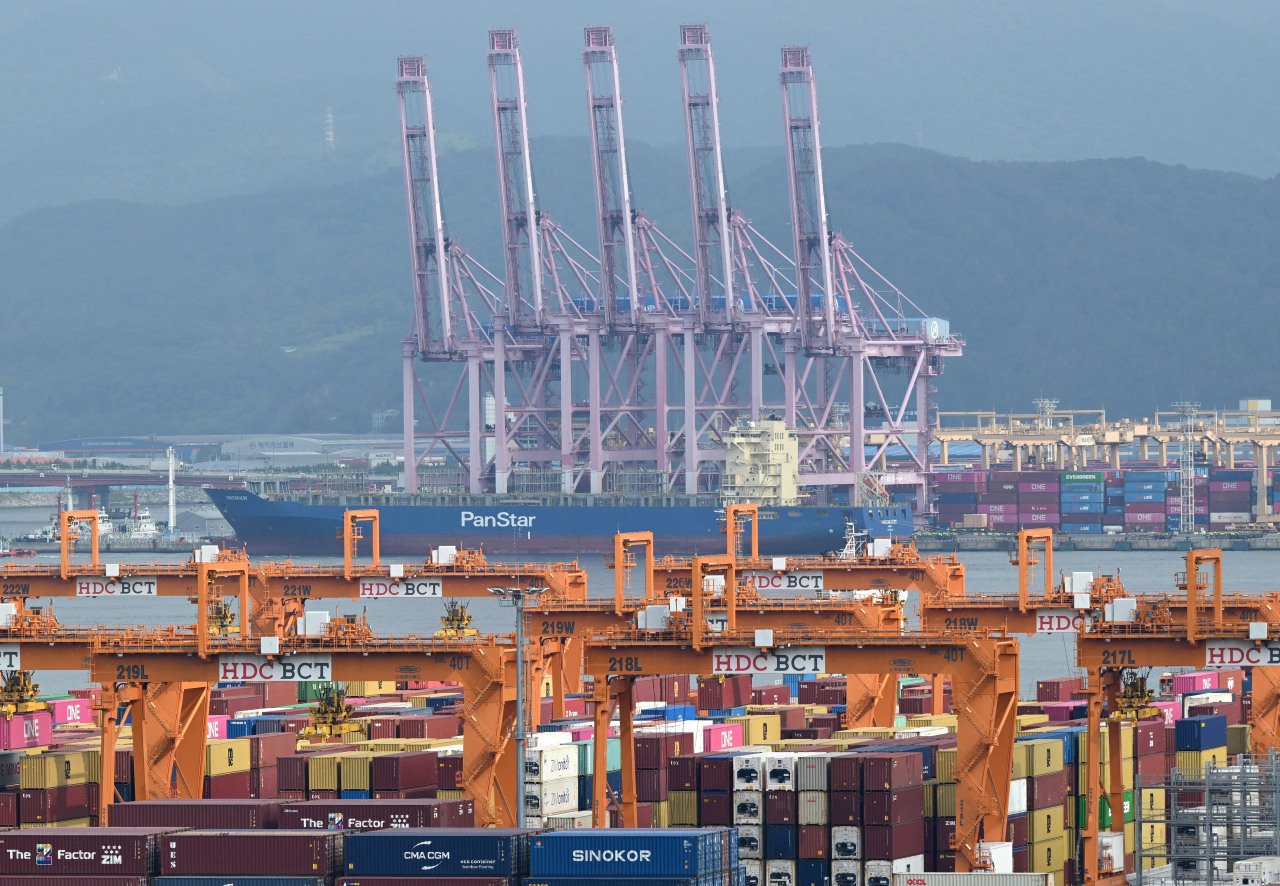 You are currently viewing South Korea’s Exports Extend Chip-Led Growth in August