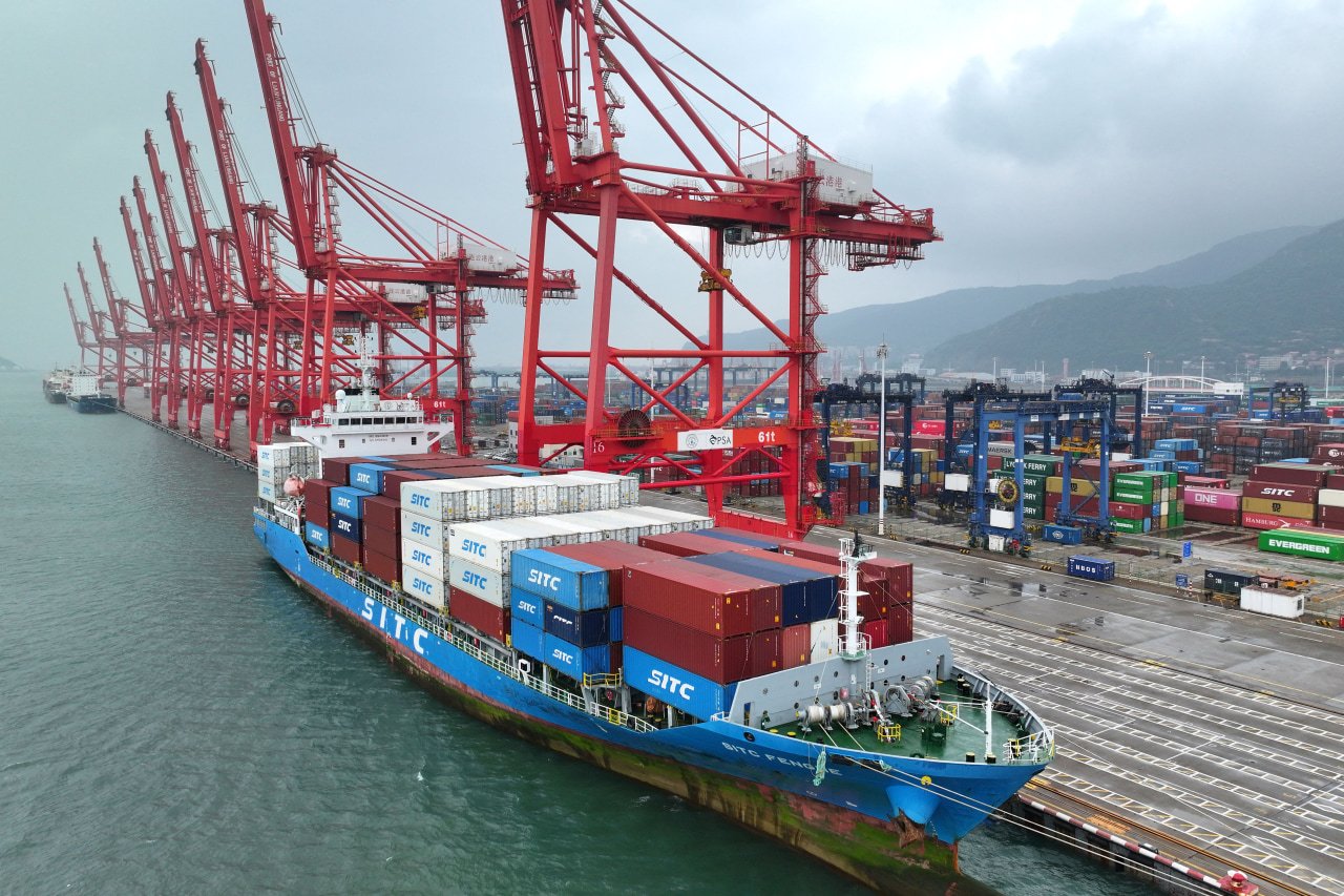 You are currently viewing China’s Trade Surplus Widens as Export Growth Accelerates