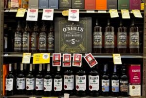 Read more about the article President Trump made a surprise trade announcement at the Irish Open golf tournament, saying he plans to rescind the U.S.’s 10% tariff on Irish whiskey