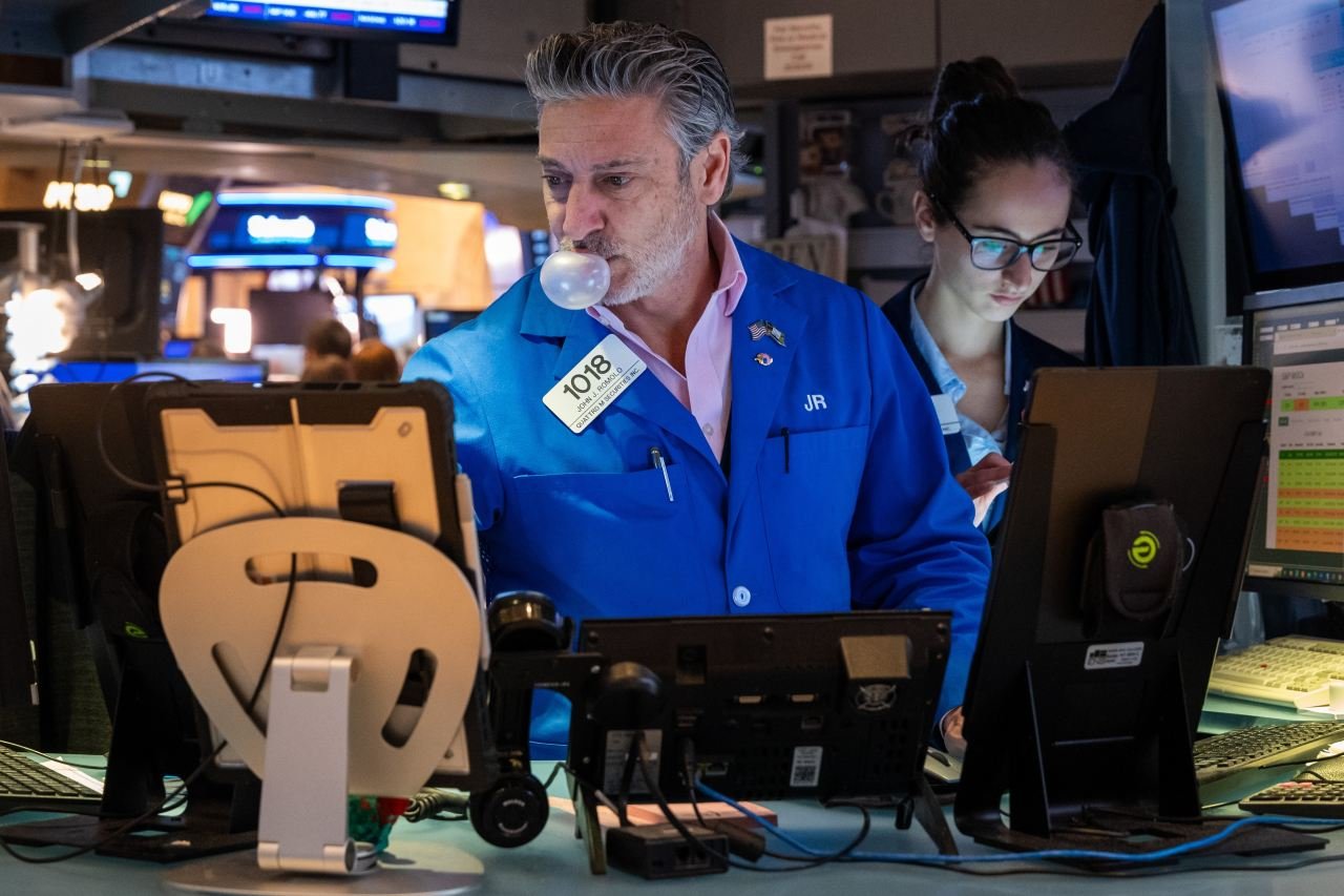 You are currently viewing U.S. Stocks Rise as Inflation Figure Boosts Odds of Rate Hike