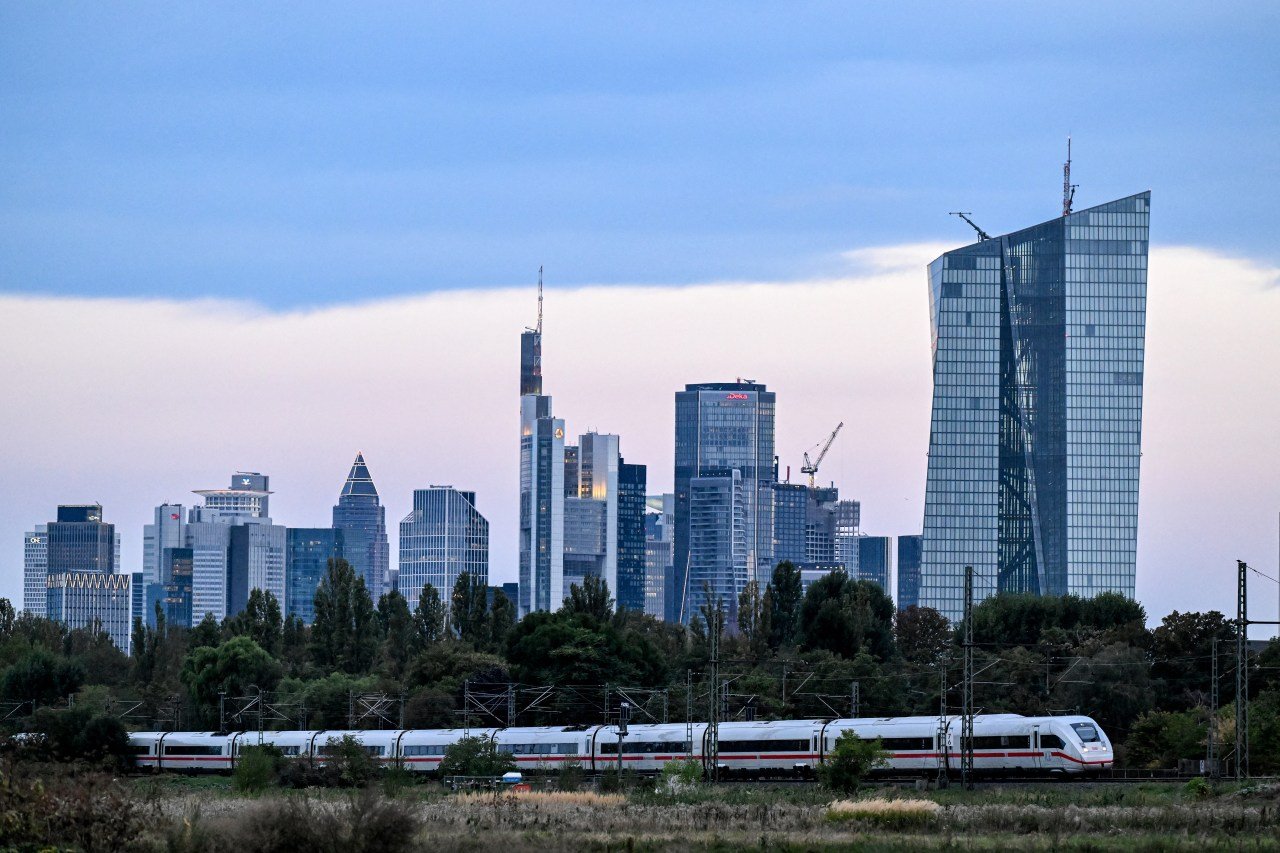 You are currently viewing The ECB raised interest rates for the second time this year, as resurgent energy prices reignited concerns over inflation