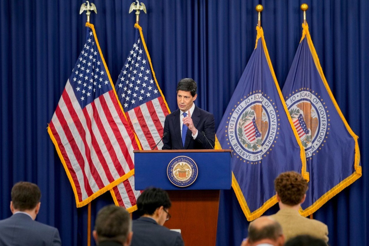 You are currently viewing The Fed held rates steady, but two officials dissented in favor of an increase, including governor Lisa Cook. A December hike remains widely expected