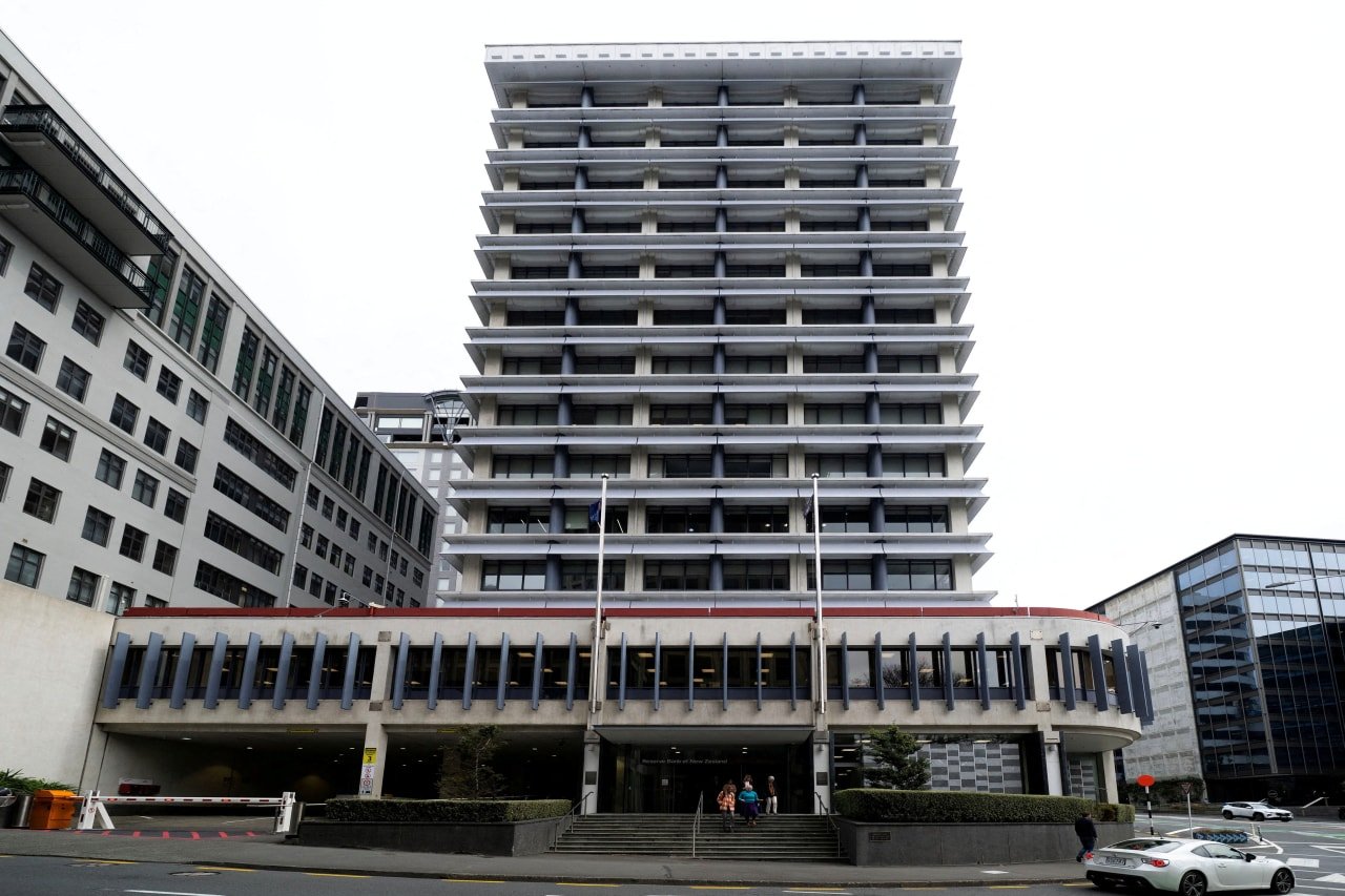 You are currently viewing New Zealand Central Bank Surprises Markets With Rate Hold