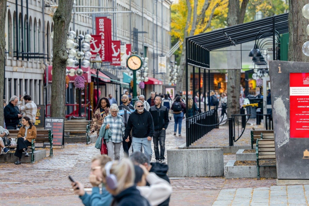 You are currently viewing U.S. economic growth picked up steam in the third quarter, exceeding economists’ expectations amid a surge in business investment and strong consumer spending