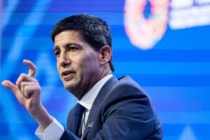 Read more about the article Fed Chairman Kevin Warsh wants to stop previewing coming moves. Several colleagues say the central bank still owes the public an explanation of how it will respond to the economy.